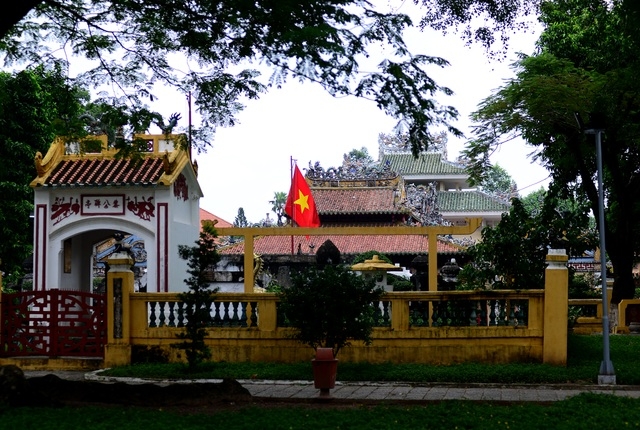 Lăng Ông Bà Chiểu.jpg