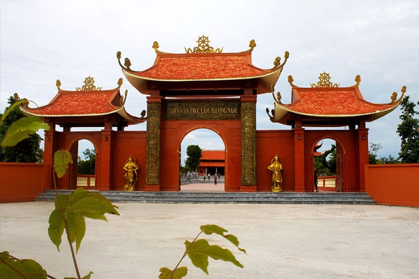 Thiền viện có chùa Một Cột thu nhỏ ở miền Tây