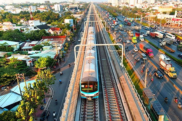 Trải nghiệm đoàn tàu Metro số 1 chạy thử tại TP.HCM đi từ Dĩ An đến Thảo Điền trong 20 phút
