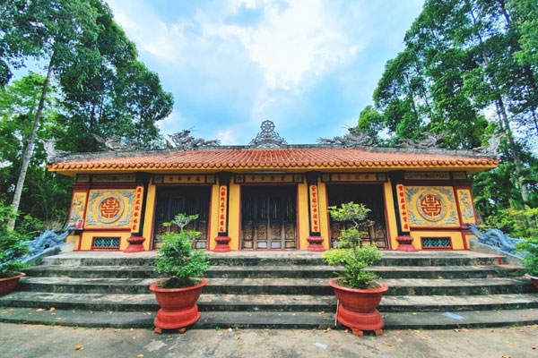 Viếng thăm ngôi cổ tự 200 năm tuổi ở Lai Vung