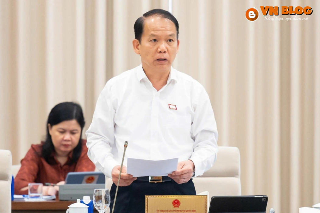 Chủ nhiệm Ủy ban Pháp luật và Tư pháp Hoàng Thanh Tùng phát biểu tại cuộc hợp (Ảnh: Cổng TTĐT Quốc hội)