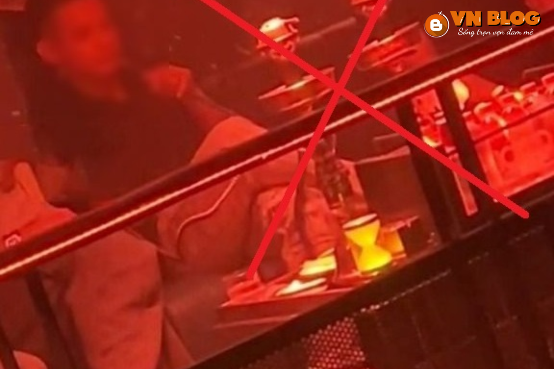 Phùng Thanh Độ (Độ Mixi) hút shisha mặc dù lên mạng nói đạo lý