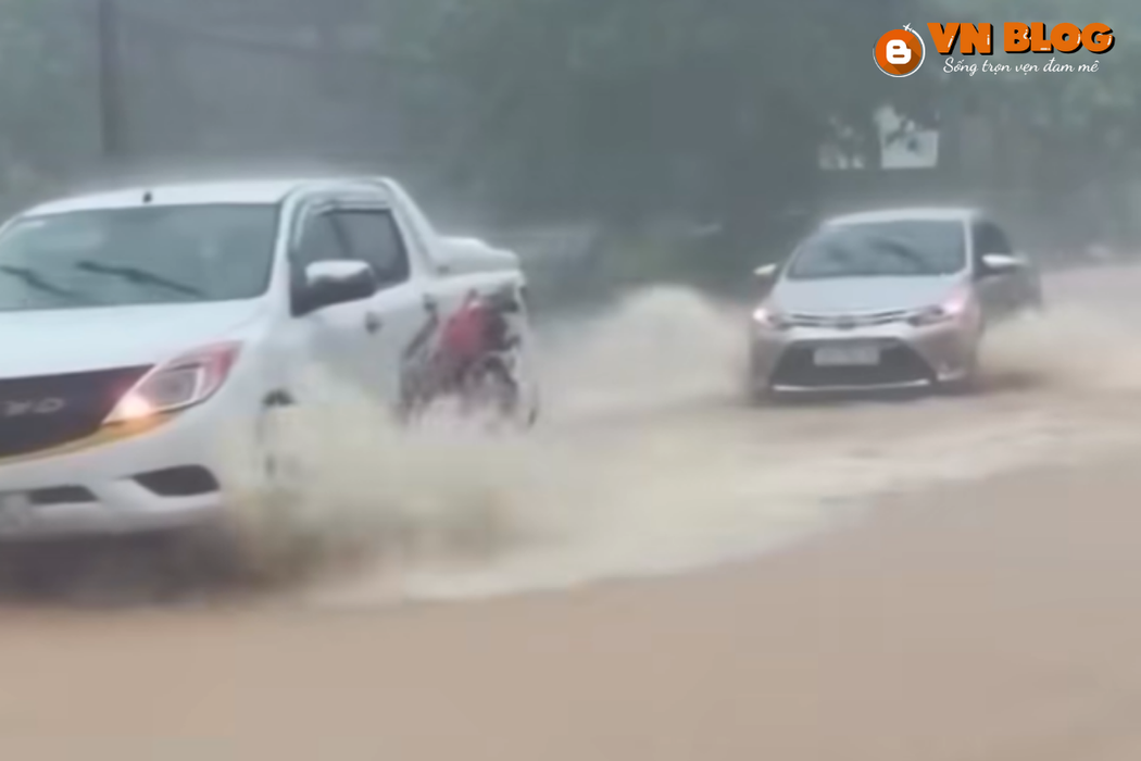 Hình ảnh bão Wipha đổ bộ vào đất liền