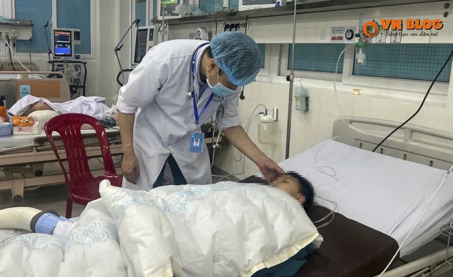 Người đàn ông ôm 2 cháu nhảy cầu, 1 cháu tử vong