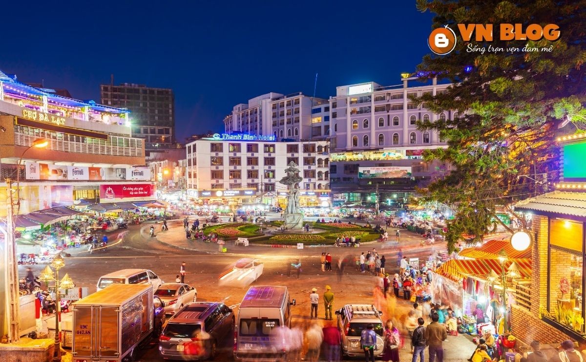 Cảnh Chợ Đêm Đà Lạt