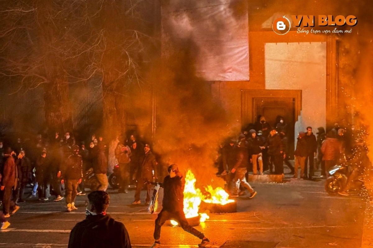 Hiện trường các vụ biểu tình tại Iran