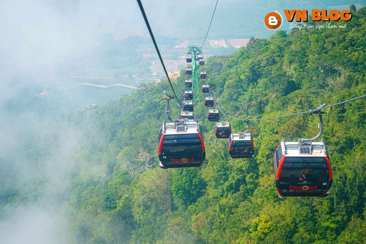 Cáp treo đi lên núi Bà Đen - Du lịch Tây Ninh